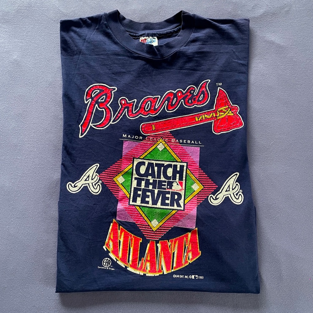 Vintage Atlanta Braves 'Catch the Fever' Graphic Tee